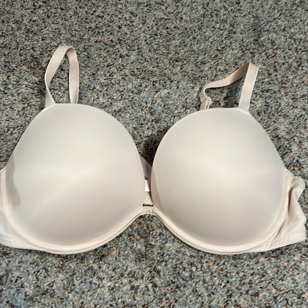 Victorias Secret PINK Wear Everywhere Super Push Up Bra 40c